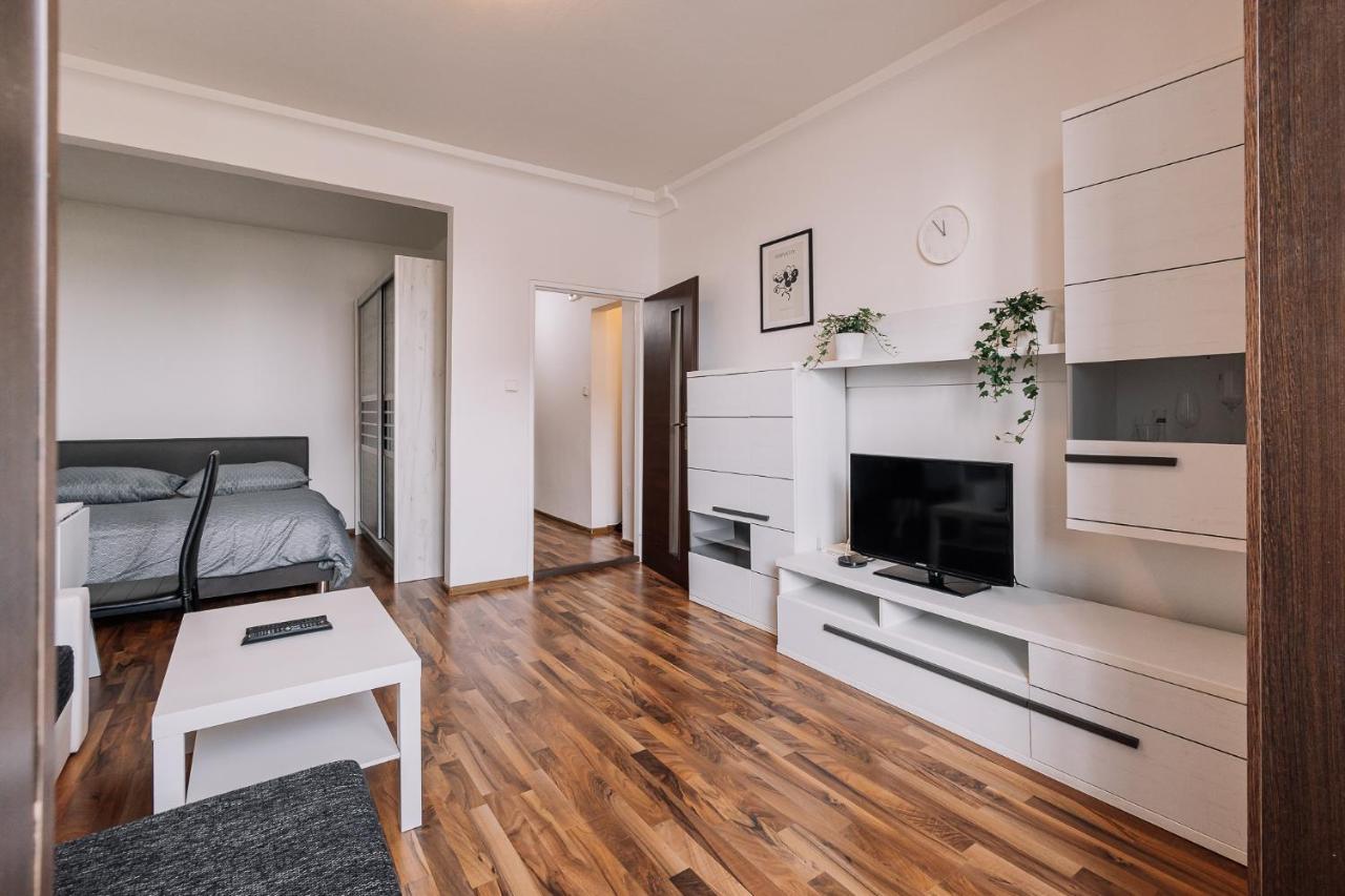 Cozy Apartment In Ruzinov Μπρατισλάβα Εξωτερικό φωτογραφία