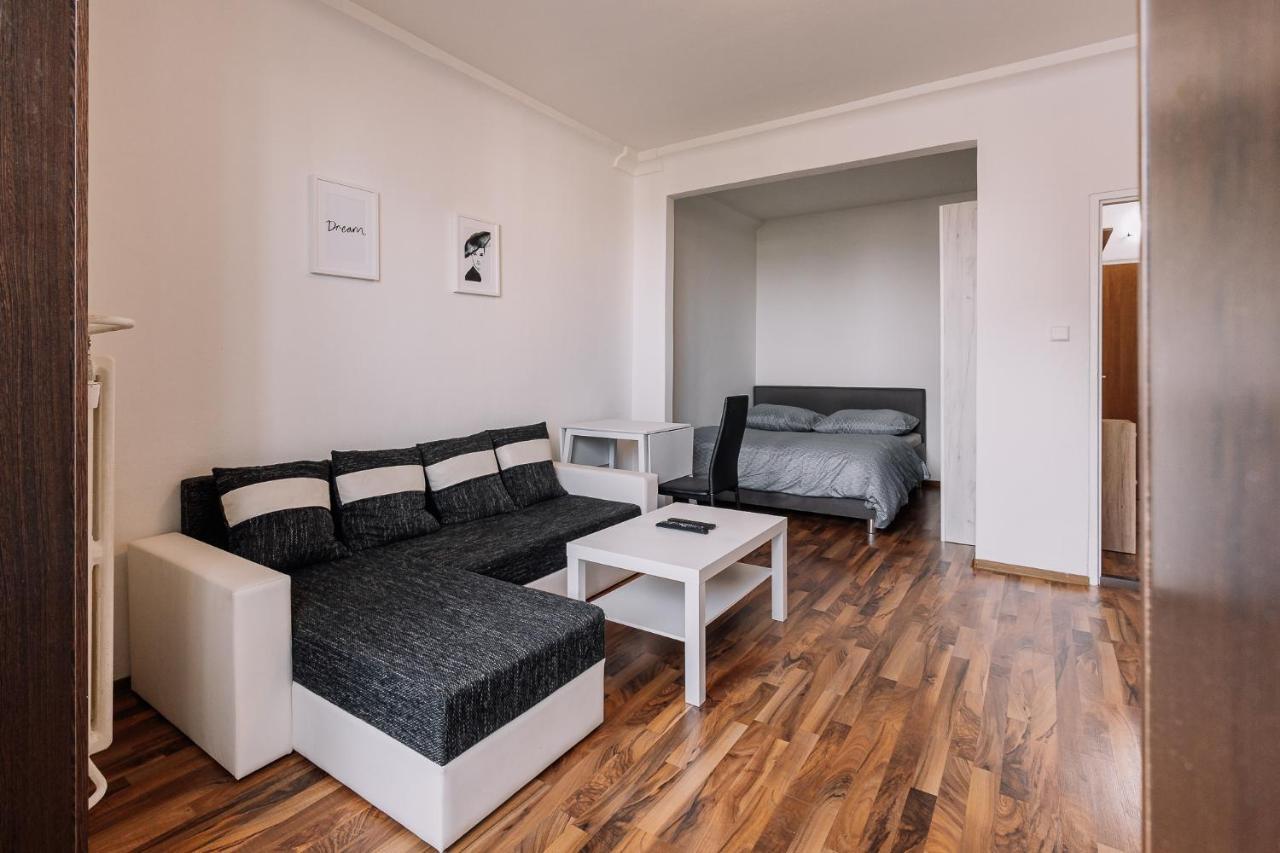Cozy Apartment In Ruzinov Μπρατισλάβα Εξωτερικό φωτογραφία
